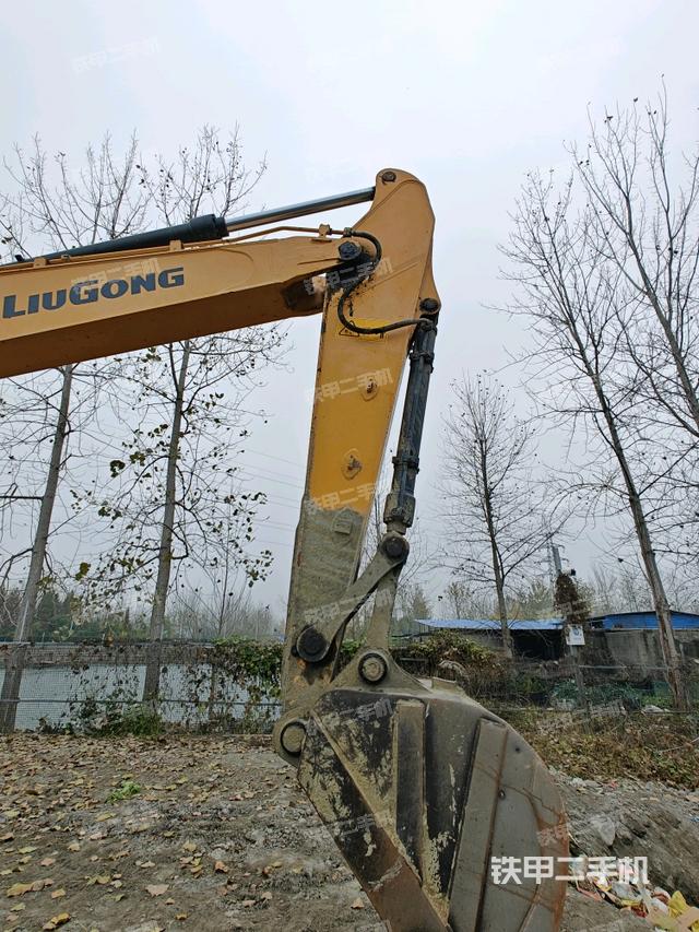 大臂油缸整體?豎拍（工作和回轉(zhuǎn)裝置）