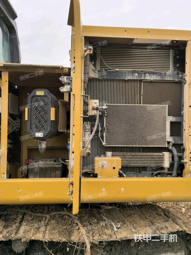 散熱器正面（大件艙室）