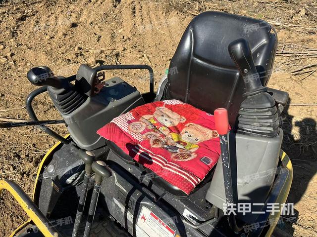 駕駛室頂部（整機(jī)外觀）