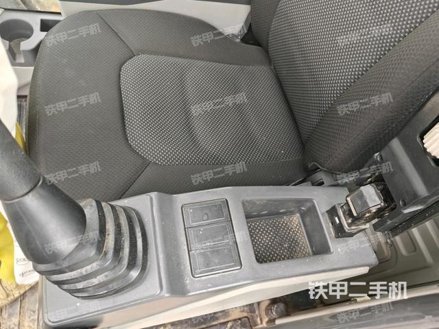 座椅左側(cè)控制臺/音響/含左手柄（駕駛室部分）