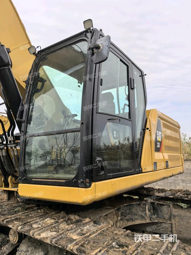 駕駛室左前45度（駕駛室部分）