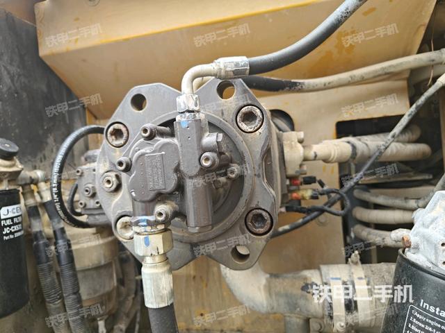散熱器正面(大件艙室) 散熱器正面(大件艙室)