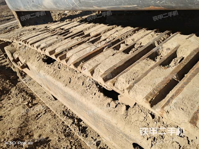 單側(cè)履帶整體（整機(jī)外觀）