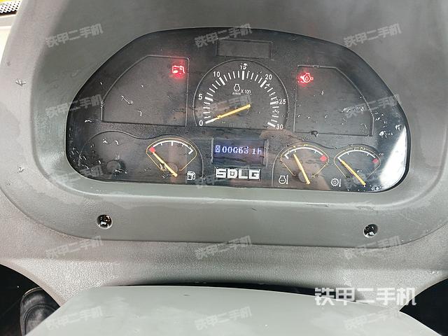 駕駛室操作臺(整機外觀及大件) 駕駛室操作臺(整機外觀及大件)