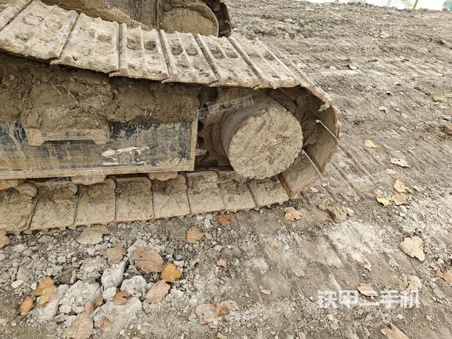 左驅(qū)動輪（行走機(jī)構(gòu)）