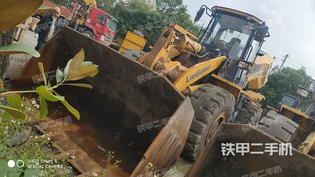 工作裝置整體(整機(jī)外觀及大件) 工作裝置整體(整機(jī)外觀及大件)