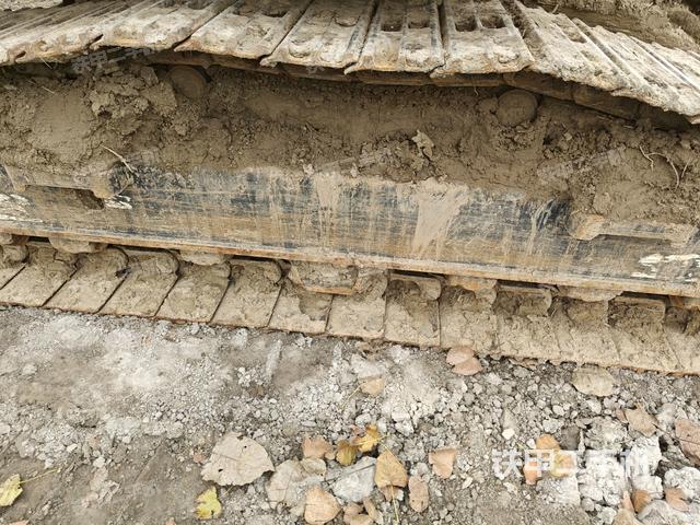 右驅(qū)動輪（行走機(jī)構(gòu)）