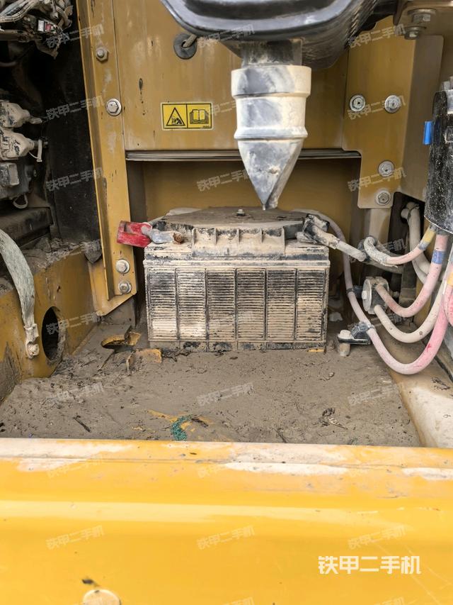 電瓶（大件艙室）