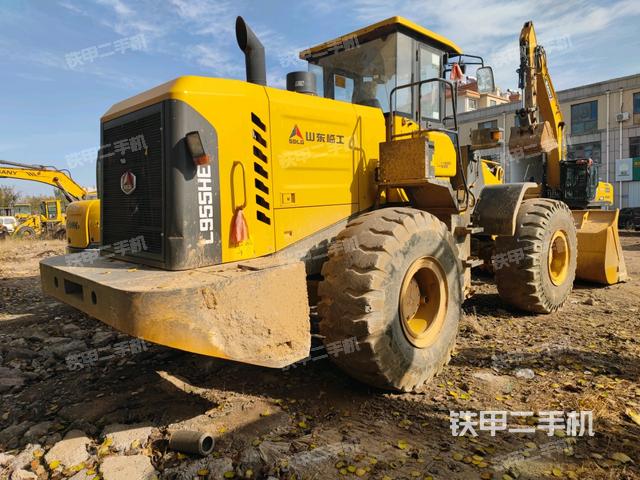 右后45°(整機外觀) 右后45°(整機外觀)