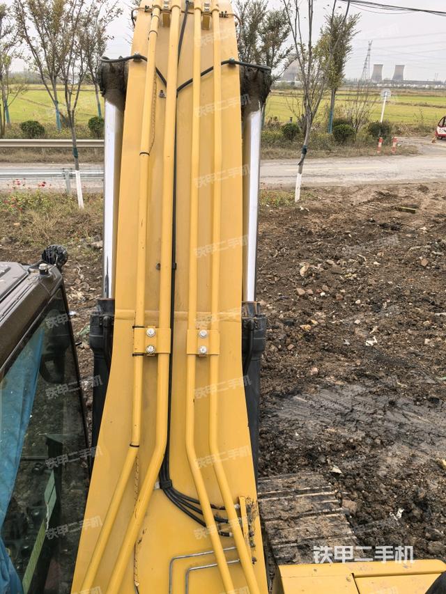 大臂背部俯視（工作和回轉(zhuǎn)裝置）