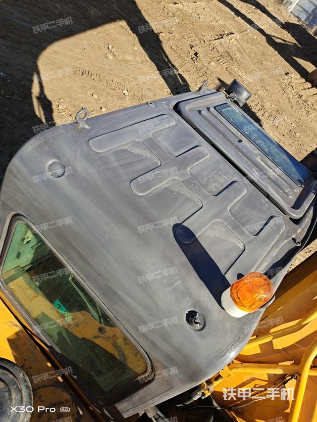 駕駛室頂部（整機(jī)外觀）