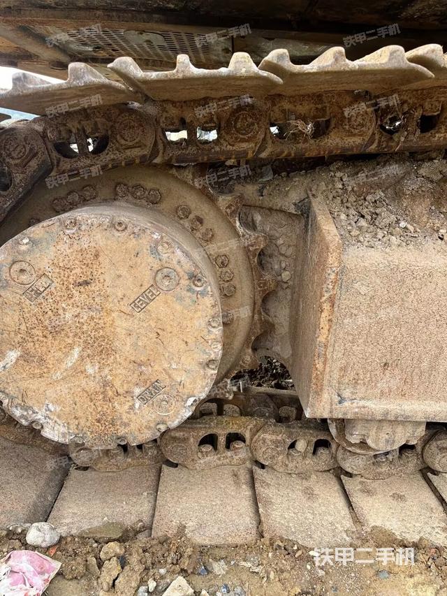 單側(cè)履帶整體（整機(jī)外觀）