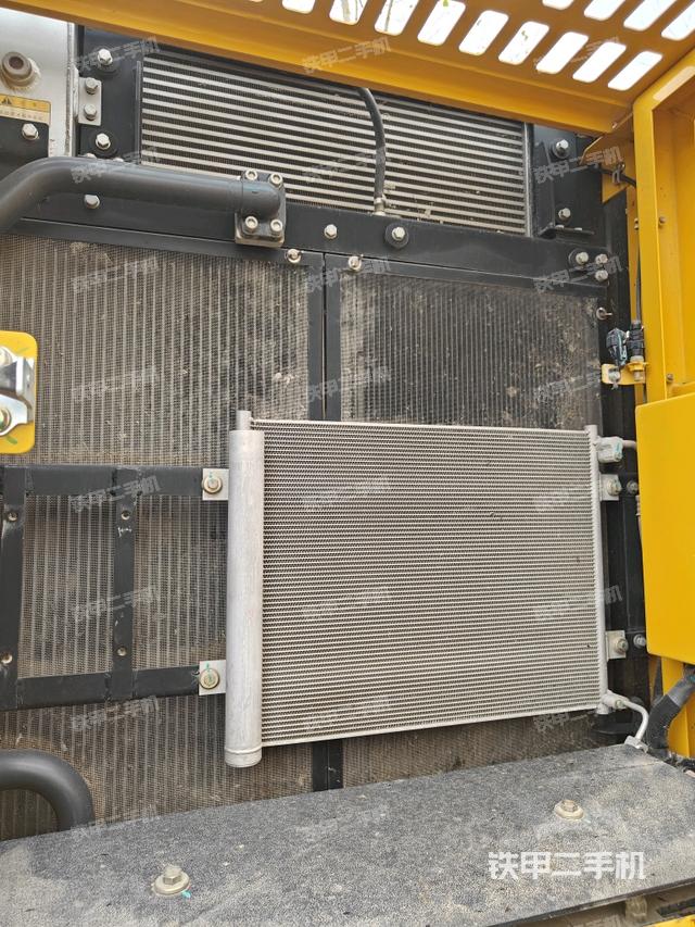 散熱器正面（大件艙室）