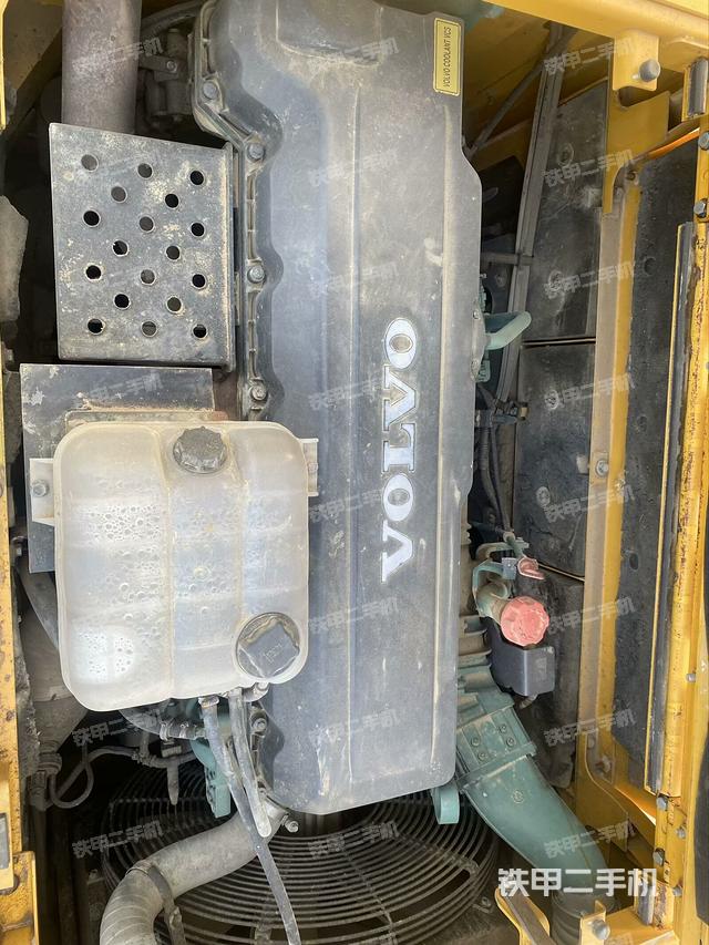 發(fā)動(dòng)機(jī)整體俯視（整機(jī)外觀）