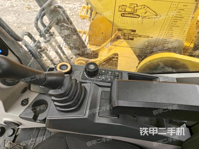 座椅右側(cè)控制臺/鑰匙門/油門/含右手柄（駕駛室部分）