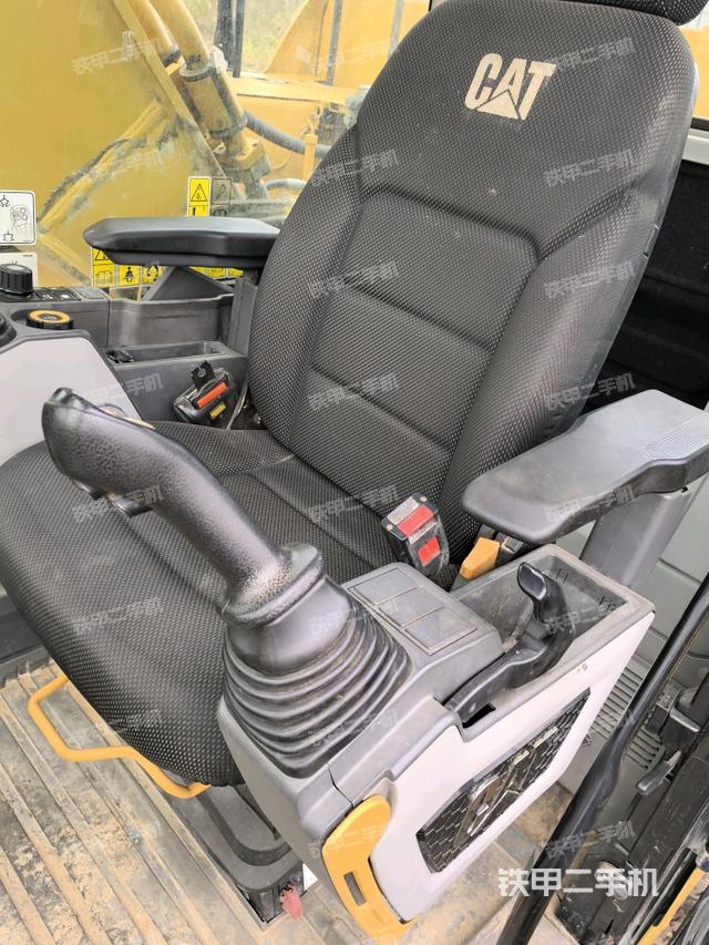 座椅左側(cè)控制臺(tái)/音響/含左手柄（駕駛室部分）