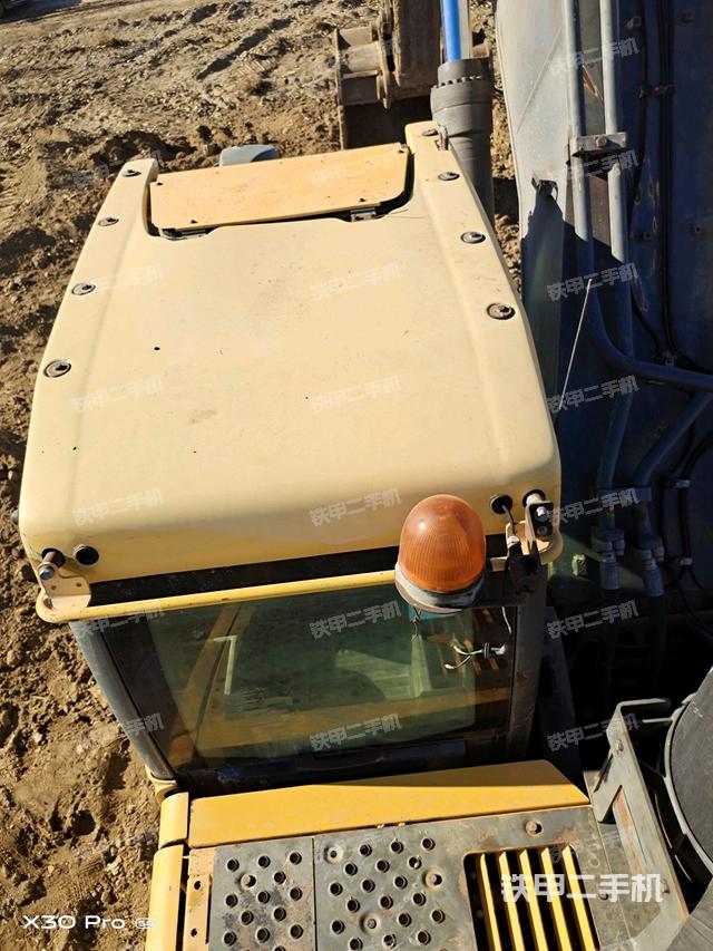 駕駛室頂部（整機(jī)外觀）