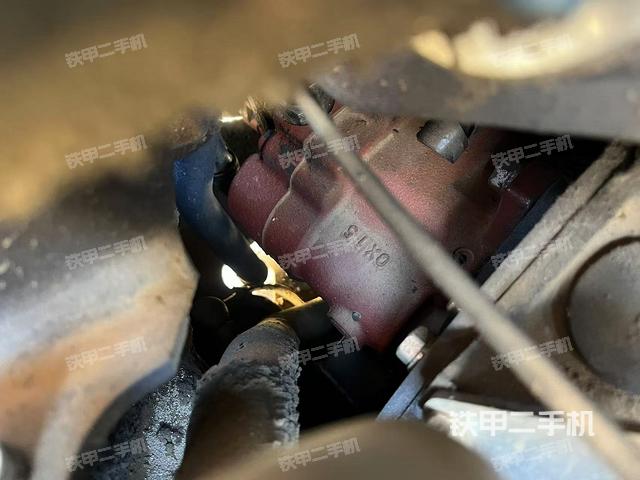 液壓泵艙室正面整體（整機(jī)外觀）