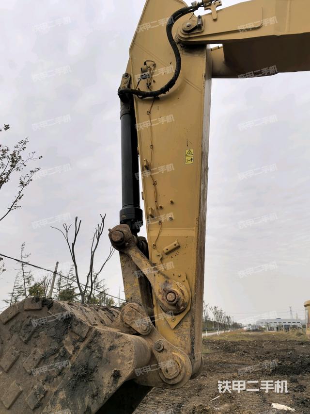 小臂整體左后（工作和回轉(zhuǎn)裝置）