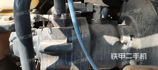 液壓泵艙室正面整體(整機(jī)外觀) 液壓泵艙室正面整體(整機(jī)外觀)