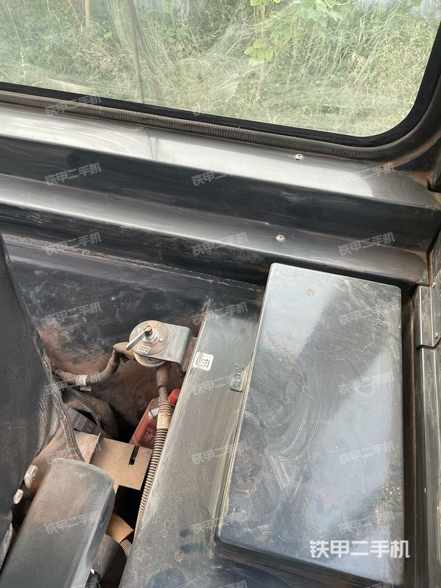 玻璃角標(biāo)(推土機(jī)駕駛室) 玻璃角標(biāo)(推土機(jī)駕駛室)