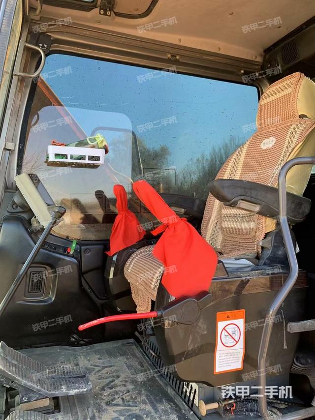 駕駛室整體（整機(jī)外觀）