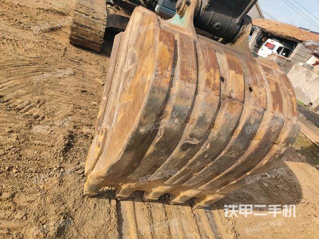 鏟斗45度(工作和回轉(zhuǎn)裝置) 鏟斗45度(工作和回轉(zhuǎn)裝置)