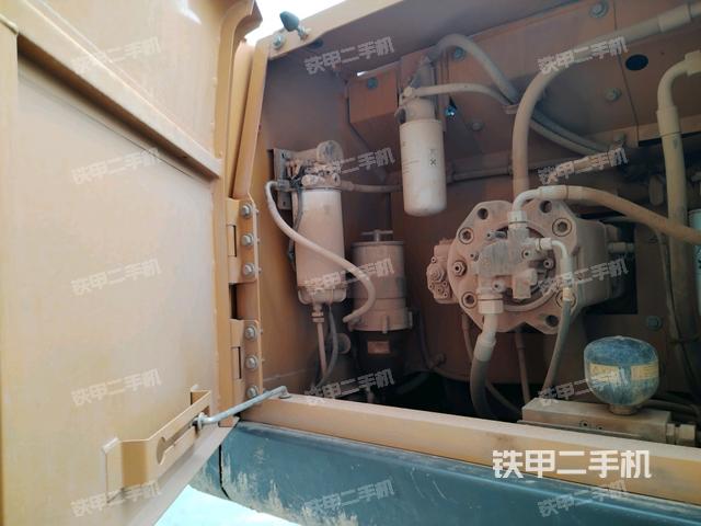 液壓泵斜45?左(大件艙室) 液壓泵斜45?左(大件艙室)