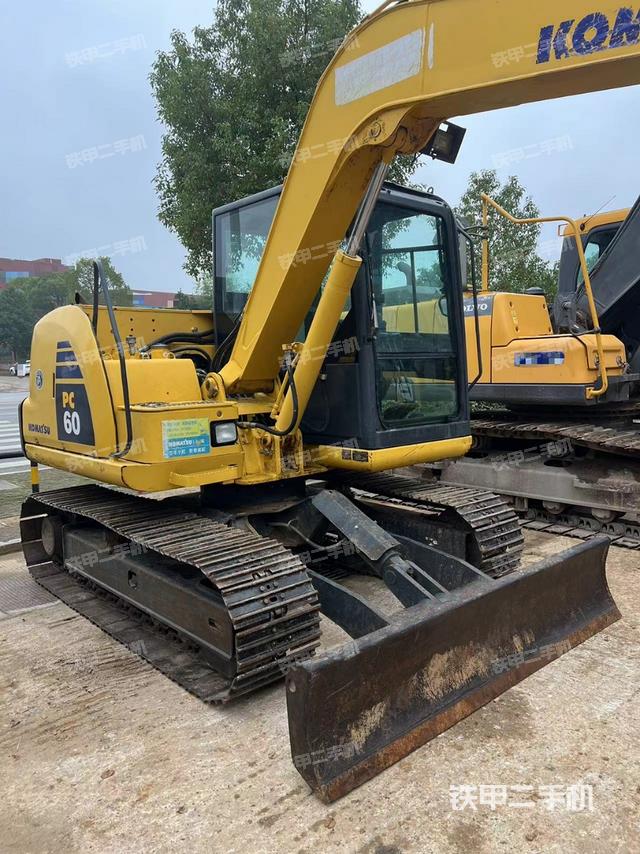 整機(jī)右后45°(整機(jī)外觀) 整機(jī)右后45°(整機(jī)外觀)