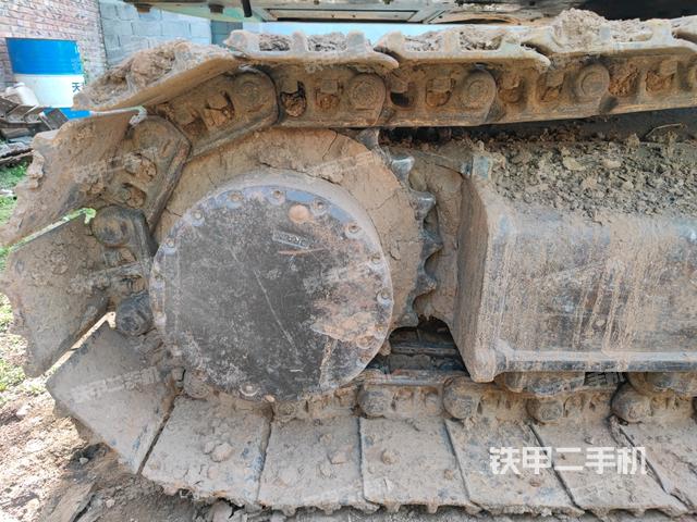 右驅(qū)動輪（行走機(jī)構(gòu)）