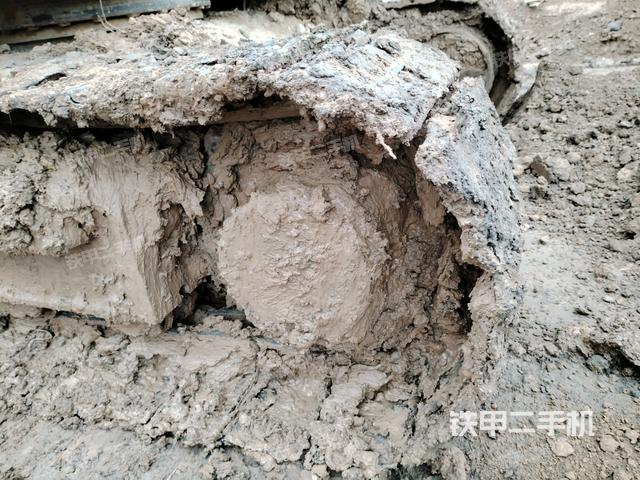 左驅(qū)動(dòng)輪（行走機(jī)構(gòu)）