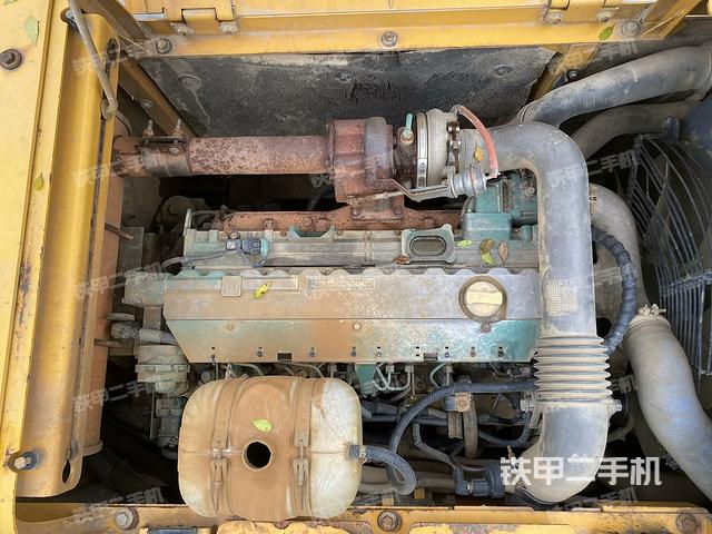 發(fā)動(dòng)機(jī)室（上車部件）