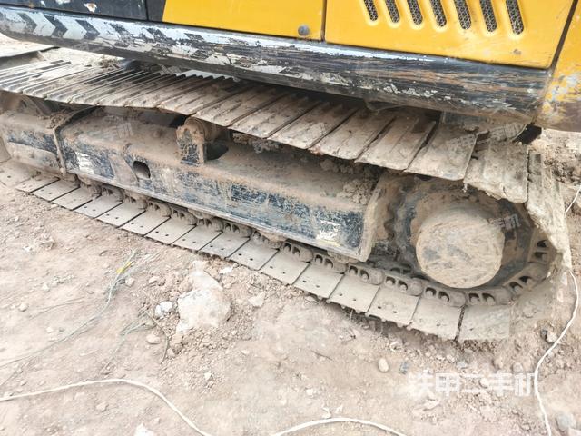 單側(cè)履帶整體(整機外觀) 單側(cè)履帶整體(整機外觀)