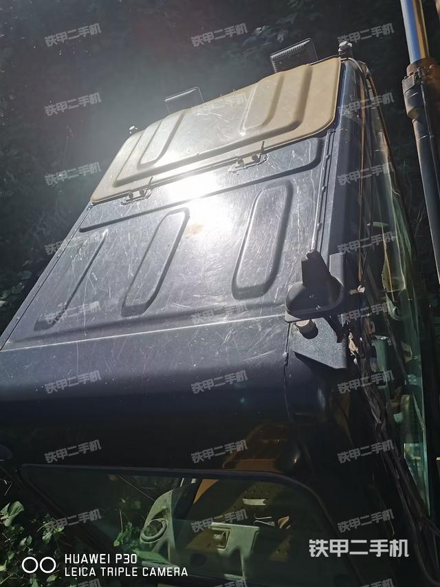 駕駛室頂部（整機(jī)外觀）