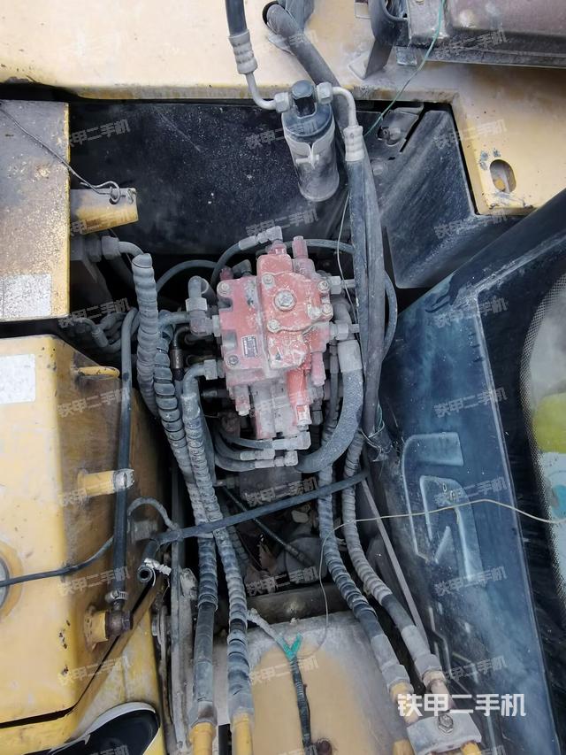 回轉(zhuǎn)馬達(dá)（上車部件）