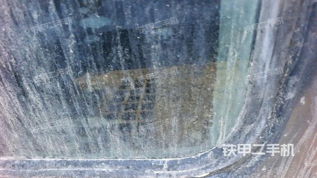 后窗玻璃角標(駕駛室部分) 后窗玻璃角標(駕駛室部分)