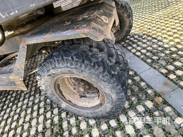 右驅(qū)動(dòng)輪（行走機(jī)構(gòu)）