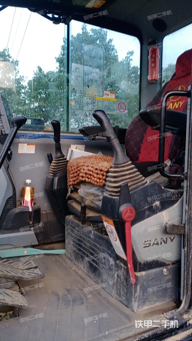 駕駛室頂部（整機(jī)外觀）