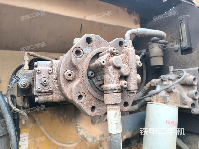 液壓泵斜45?左（大件艙室）