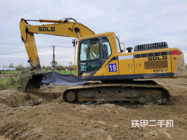右后45(整機(jī)外觀) 右后45(整機(jī)外觀)