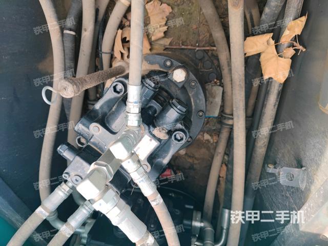 回轉(zhuǎn)馬達(dá)（上車部件）