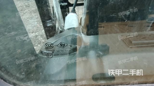 后窗玻璃角標(biāo)(駕駛室部分) 后窗玻璃角標(biāo)(駕駛室部分)