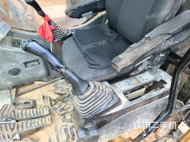 駕駛室左前45度（駕駛室部分）