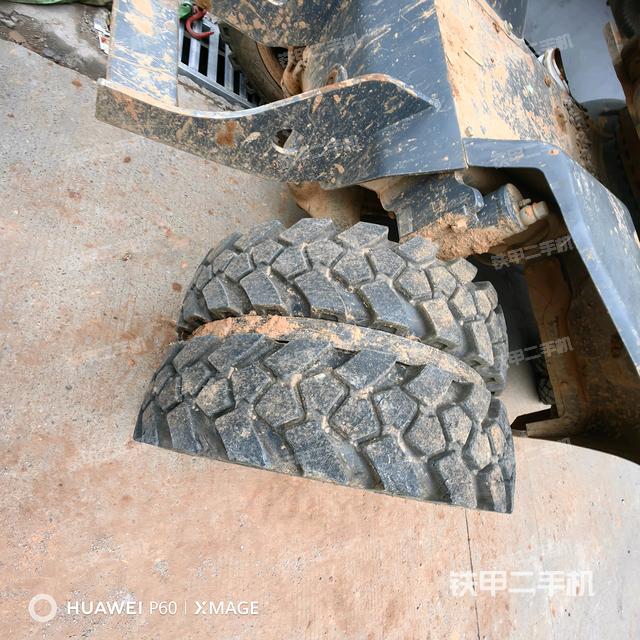 右側(cè)履帶整體?(行走機(jī)構(gòu)) 右側(cè)履帶整體?(行走機(jī)構(gòu))