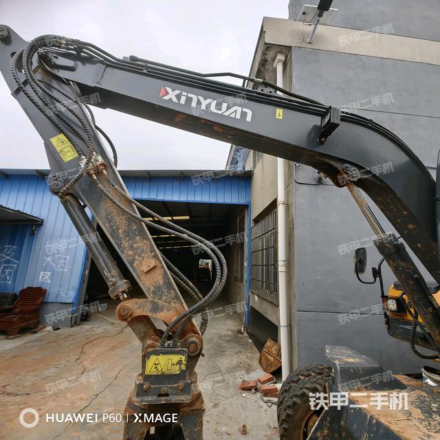 小臂整體右前(工作和回轉(zhuǎn)裝置) 小臂整體右前(工作和回轉(zhuǎn)裝置)