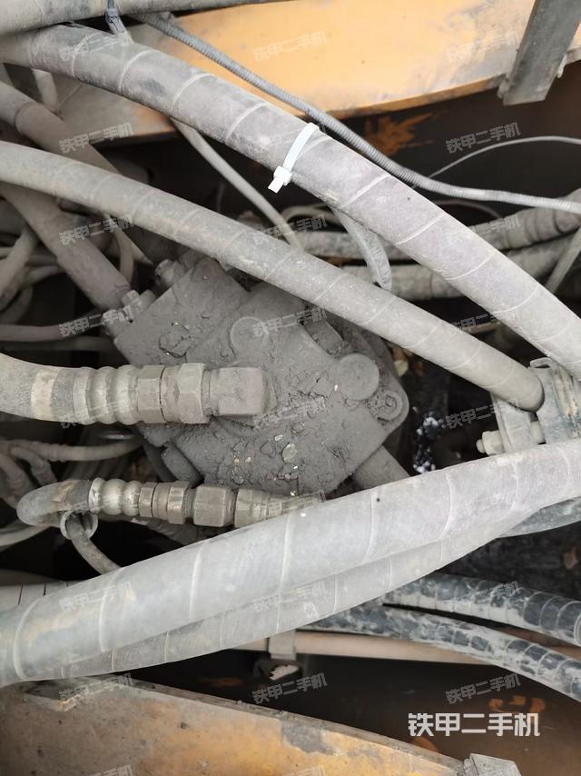 回轉(zhuǎn)馬達(dá)（上車部件）