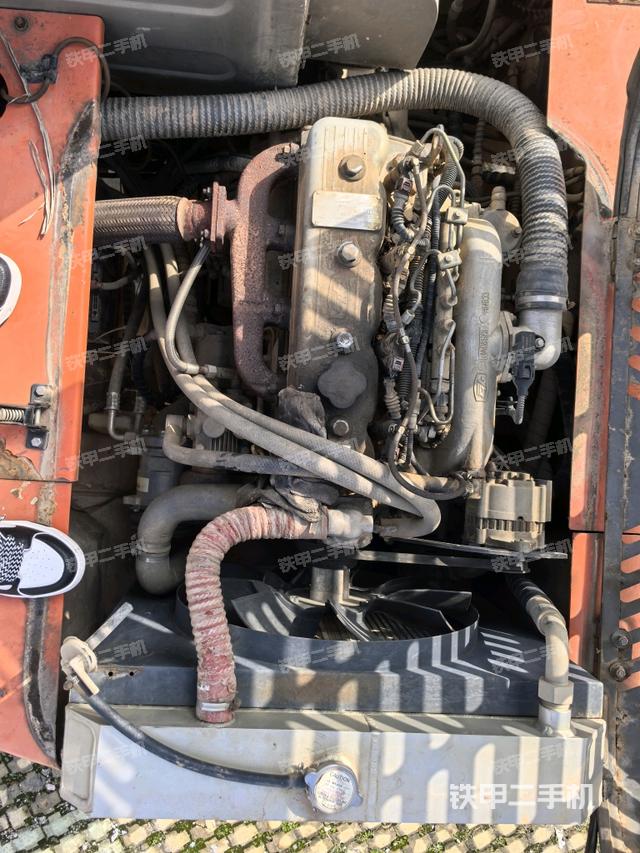 發(fā)動(dòng)機(jī)室（上車部件）