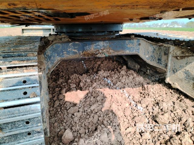 轉(zhuǎn)盤和下車架正前（工作和回轉(zhuǎn)裝置）