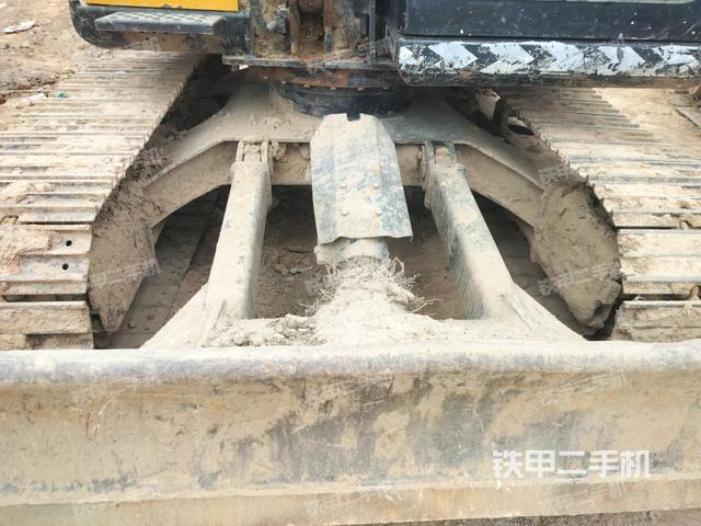 駕駛室頂部(整機外觀) 駕駛室頂部(整機外觀)