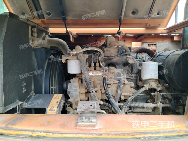 發(fā)動(dòng)機(jī)室（上車部件）